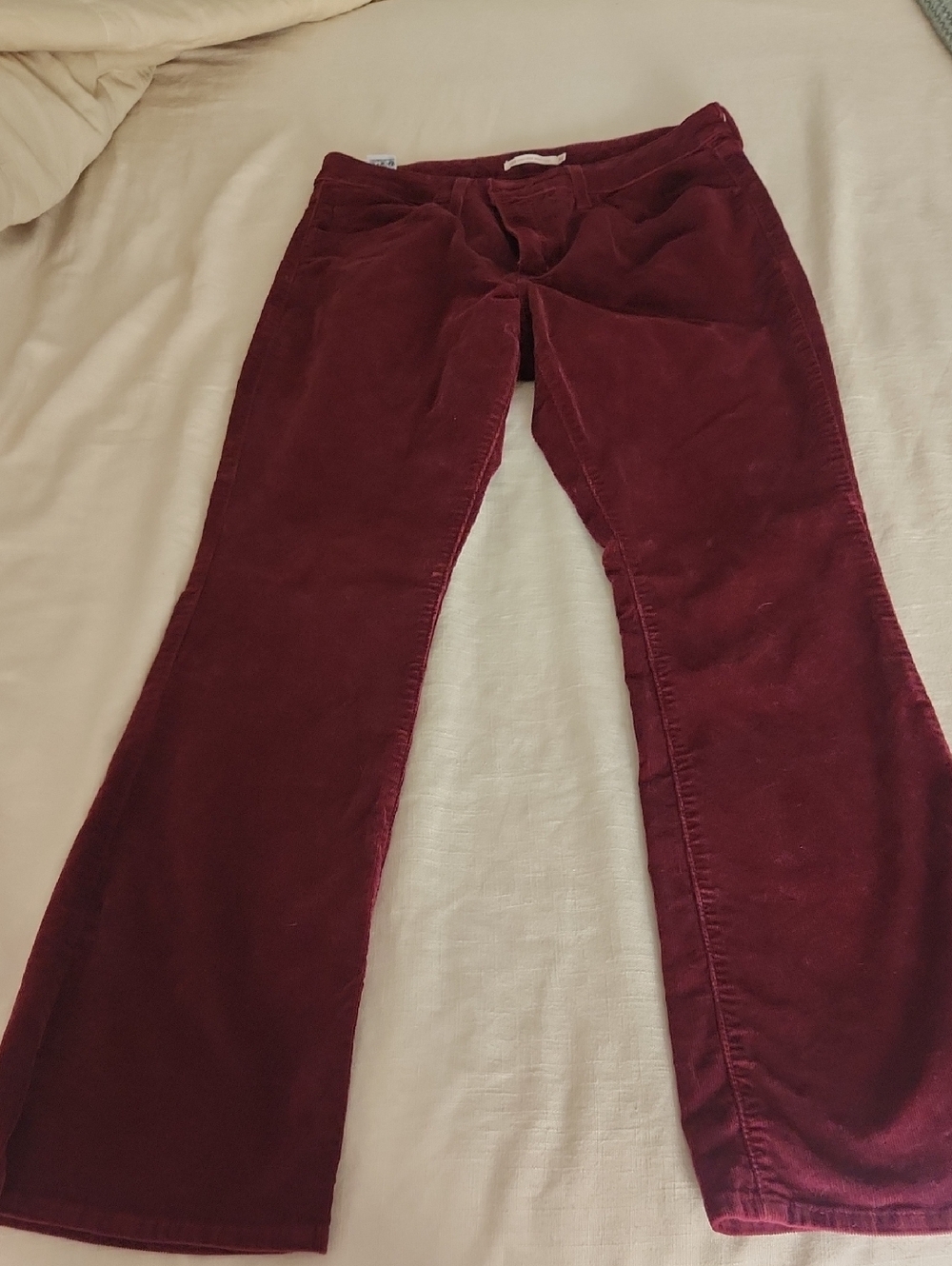 Levi's 725 Burgundy Corduroy Flare 32